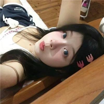 河对岸是山